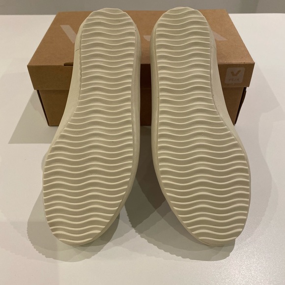 Veja Nova Canvas Sneaker White sz 9US/40EU NIB - Picture 8 of 8